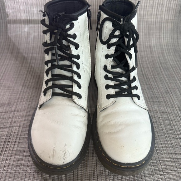 Dr. Martens White Leather Ankle Boots Size 2 - Picture 2 of 12